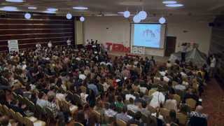 Think Hybrid | Bart Van Bambost | TEDxIasi