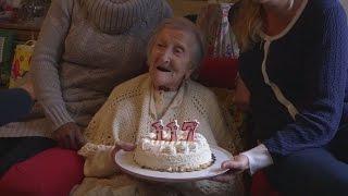 Oldest living person celebrates their 117th birthday with cake