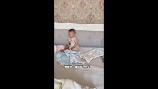 一睡醒就笑嘻嘻的人类幼崽能有多可爱？ #我的小baby一下就长大了#刚睡醒的宝宝 #治愈系笑容 #爱笑的小可爱#萌娃