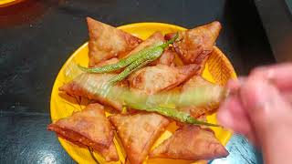 ఇంట్లోనే ఈజీగా సమోసాలు | ulli samosa easy recipe @Nenumesyamala