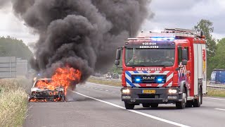 Brandweer blust felle autobrand op A6 bij Emmeloord