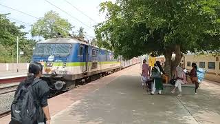 Hisar Coimbatore AC Superfast express brutally overtakes Mangalore Chennai Egmore exp at Quilandi