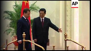 Medvedev welcomed by Hu