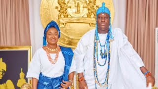 MOMENT THE OONI OF IFE ARRIVED AMB DR OMOLOLA’S BIRTHDAY BASH AT THE PALACE