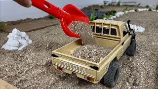 Toyota Land Cruiser 70 Series RC | Realistic Sand and Rock Delivery Simulation Road Test