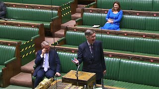 Jacob Rees-Mogg plays Rule, Britannia! in the House of Commons