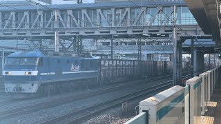 JR貨物EF210形0番台10号機（新塗装）＋コキ24B（両）が鶴見駅を通過するシーン（5082レ・岡A11・コンテナ輸送）2025.1.8