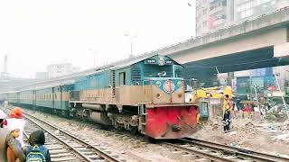 Bangladesh Railway || Dhaka Train Crossing || Rail Crossing in Dhaka || Kamalapur Railway Station