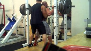 Gary Orr squats 585 3 times