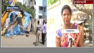 Tens Situation Creates By GHMC Removing Road Side Shops Of Vidyanagar Hydeabad