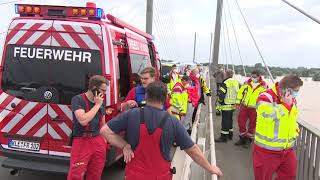 Personensuche im Rhein an der Reeser Rheinbrücke