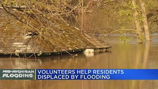Volunteers helping those impacted by flood in Midland County