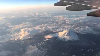 運航最終日のスカイマークA330 朝焼けに染まる富士山