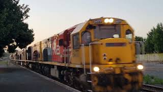 Kiwirail Train 836T (Sextet of DXC Locomotives)