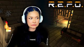 MINECRAFT LOOKS DIFFERENT (R.E.P.O.)