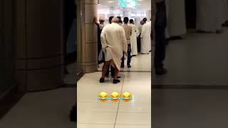 الله عليكم شوف زلم بلحقيقه ههههه