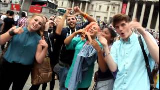 Sarantis Kremizakis surprises fans in London - Trafalgar Square