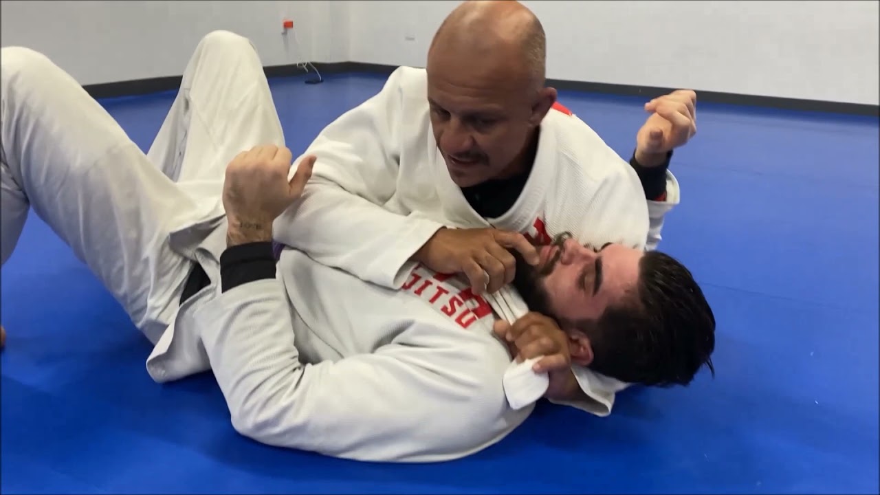 Estrangulamento Do 100kg Com Lapela Youtube