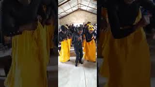 LIVING WATER CHOIR FT PIETER MOSES.P- NJITUAMENE AYEHOVA { LEAD ME LORD}