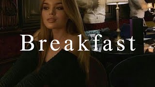 【日本語訳】今日も狂った一日を始めましょう｜Breakfast - Dove Cameron