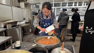 Rural life of three generations of a northeastern family: making frozen dumplings