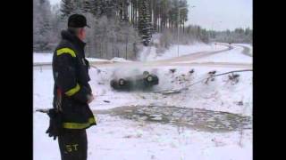 Car accident caught on camera by Swedish TV4's news team - Nyheterna (TV4)