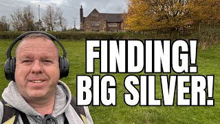 Real Metal Detecting UK | AWESOME Silver and Apple at the 16th Century Hall | UkHistoryFound