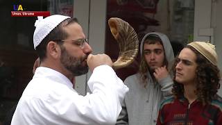 Tens of Thousands of Jewish Pilgrims Perform New Year Rituals in Uman