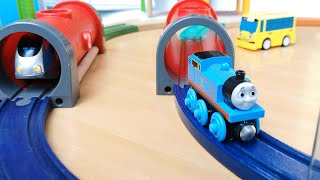 4 subway tunnel Brio wooden toys ☆ Chuggington & Thomas wooden toys, Japanese traBuild and Play toys