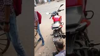 Bike Me Ye Kya Ho Gya 😮😮🥵 Dikkat Aagyi #pulsarn250 #problem #viralvideo #viralshorts #shorts