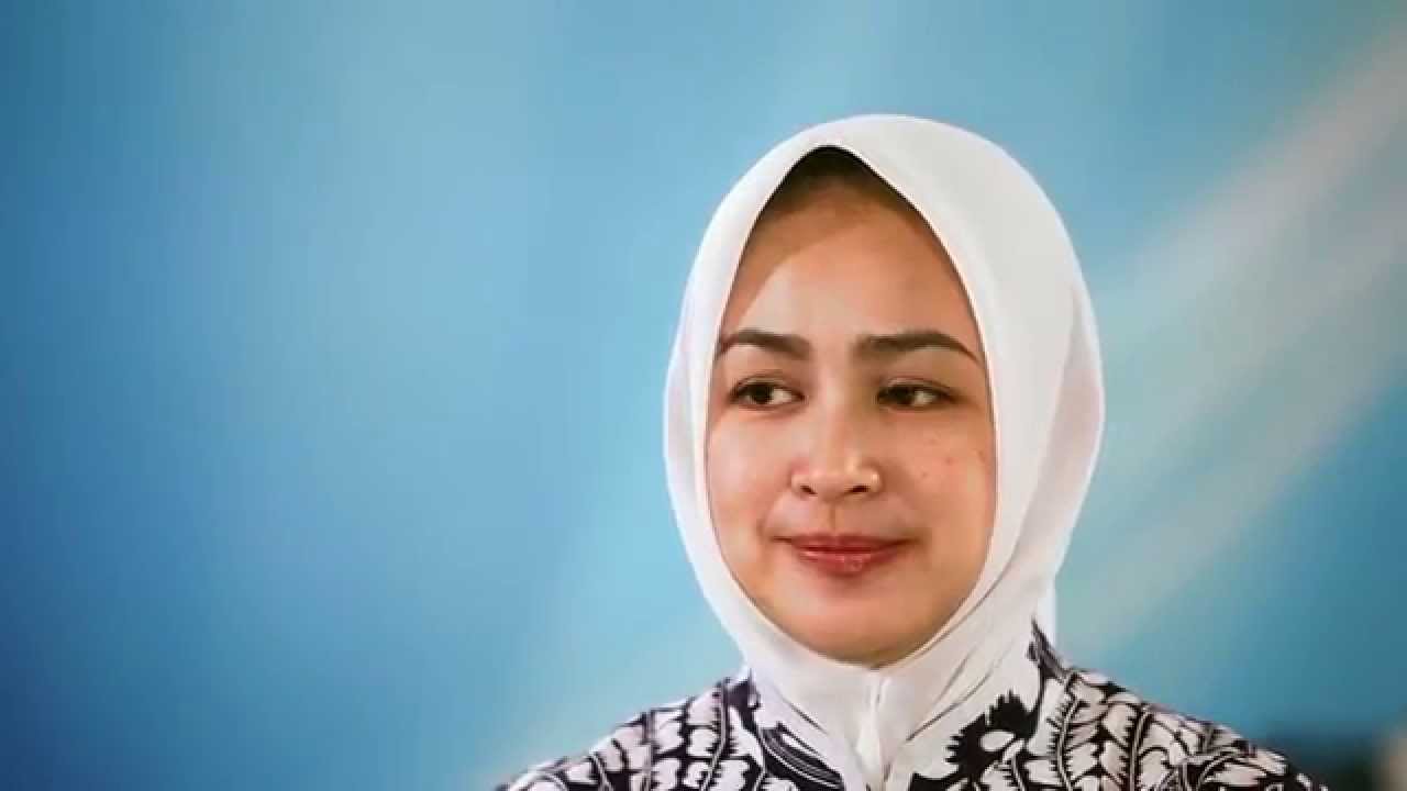 Wawancara Walikota Tangerang Selatan Airin Rachmi Diany Dengan Harian ...