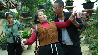 Uri was completely unaware: The parent company was being taken over from within. Lý Tử Tiêu