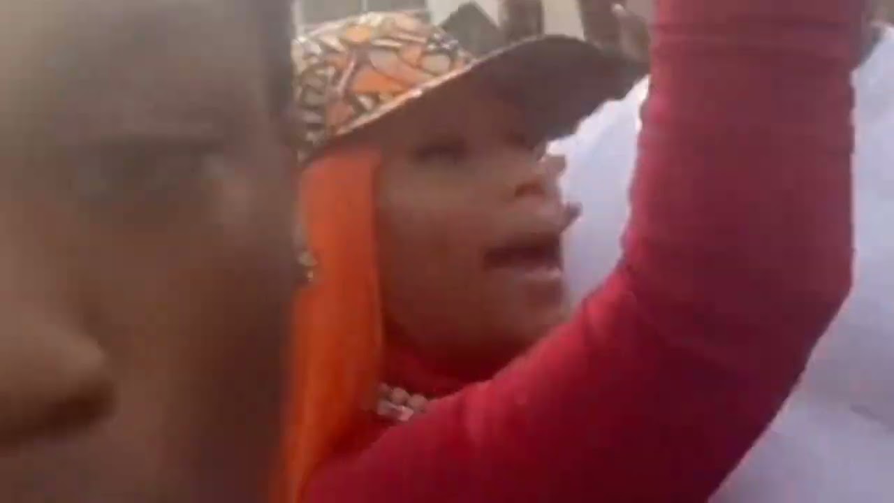 Stan Twitter Nicki Minaj Pushing A Fan Youtube