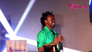 BAHATI KENYA SLAPS MASH MWANA WITH 50,000KSH \u0026 HE PERFORMS MAMA HITSONG LIVE ON STAGE