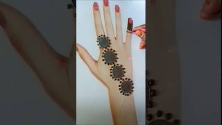 Very simple mehandi design aur Ka#mehndi #hennadesign #hennatatto #henna #shorts #shots