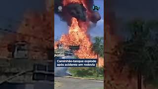 Caminhão-tanque explode após acidente em rodovia #Shorts #JornalDaRecord #JR24H