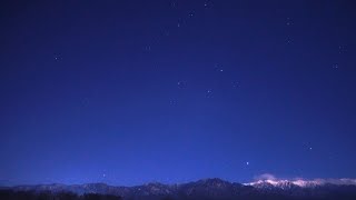 冬空に輝く夏の大三角とスターリンク衛星（SONYα7SⅢリアルタイム動画）