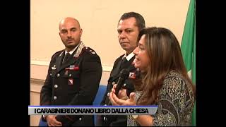 CARABINIERI AL LICEO REGINA MARGHERITA CONSEGNANO IL LIBRO SU DALLA... - SERVIZIO TG DEL 13/10/2022