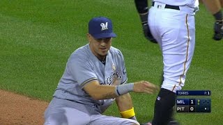 MIL@PIT: Perez dives and robs Cervelli of a base hit