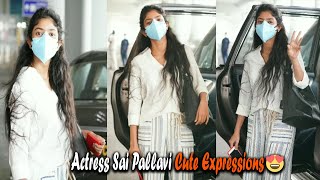 Actress Sai Pallavi Cute Expressions in Hyderabad Airport | Filmy Foster