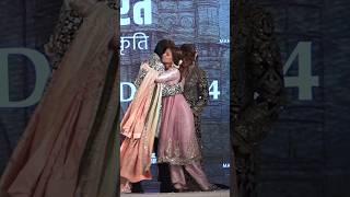 Kartik Aaryan SAVED Hina Khan As She TRIPPED While Greeting Him 😰 | #shorts #bollywood #fashion