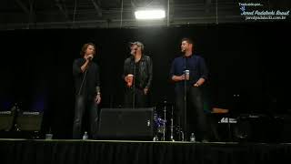 Jared, Jensen e Jeffrey - Mudanças de Voz (NJCon parte 3) Legendado Jared, Jensen e Jeffrey - Mudanças de Voz (NJCon parte 3) Legendado