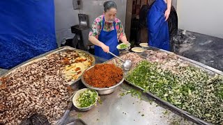 平顶山郏县特色饸饹面，小碗10元，加一勺羊油辣椒，颜色真不错