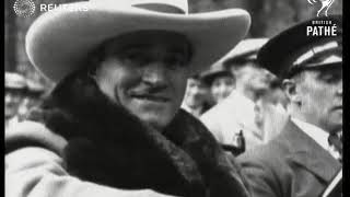 SHOWBIZ: Film: Tom Mix driving car (1925)