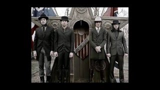 Five On The Five - The Raconteurs (lyrics)