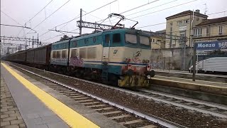 Doppia simmetrica E655 087 ed E655 408 con merci - Monza 06/10/2015