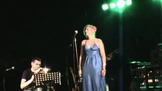 Natassa Bofiliou & Alkinoos Ioannidis - Loxagos Erwtas (Ypati Lamias 29.06.2012)