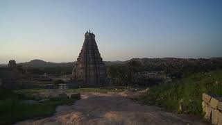 ...!! EL TEMPLO DE VIRUPASHA PRESIDE HAMPI BAZAAR !!...