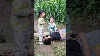 Single father fainted while looking for shelter #baby #raisingchildrenalone #sin