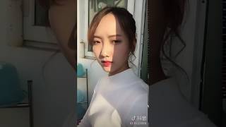 美女单双眼皮竟然能自由切换